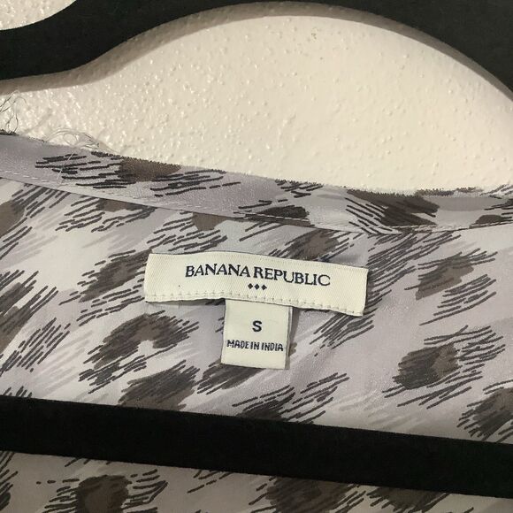 Banana Republic Grey Cheetah Leopard Print Sheer Summer McBling Ruffle Top Small - Picture 9 of 10